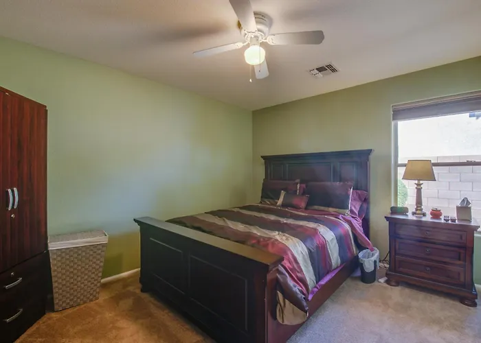 Near Hikes! Snowbird Escape W/ Pool In Gilbert Holiday home