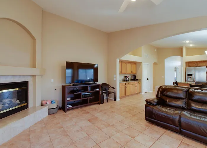 Holiday home Near Hikes! Snowbird Escape W/ Pool In Gilbert *