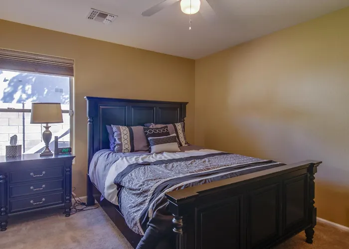 Near Hikes! Snowbird Escape W/ Pool In Gilbert Holiday home Queen Creek