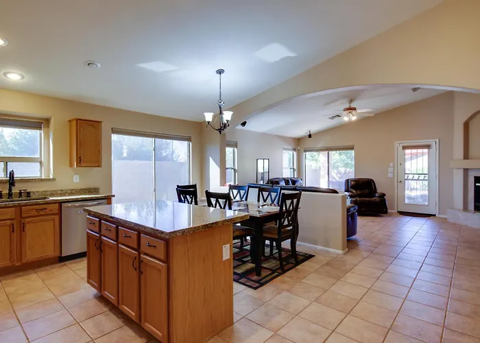 Near Hikes! Snowbird Escape W/ Pool In Gilbert *