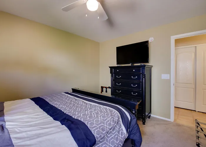 Near Hikes! Snowbird Escape W/ Pool In Gilbert Holiday home *