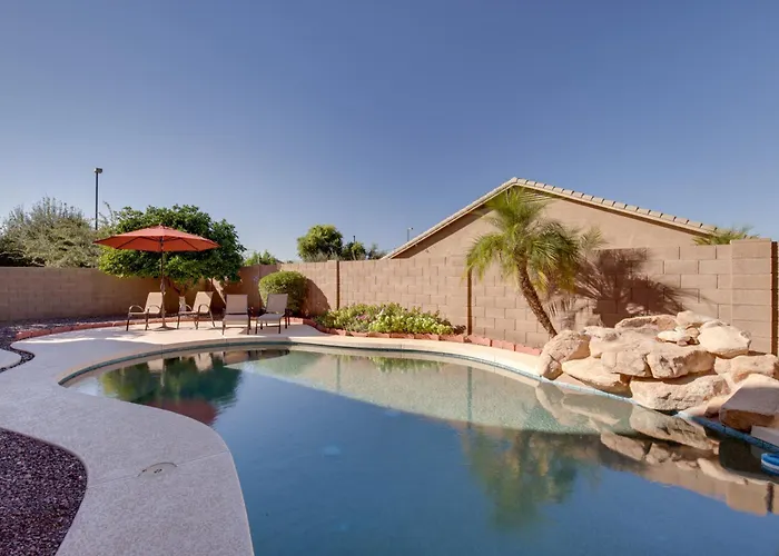 Near Hikes! Snowbird Escape W/ Pool In Gilbert Holiday home *