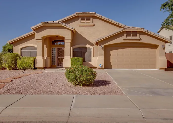 Near Hikes! Snowbird Escape W/ Pool In Gilbert * Queen Creek