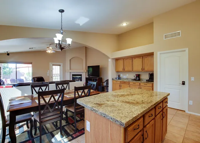 Near Hikes! Snowbird Escape W/ Pool In Gilbert