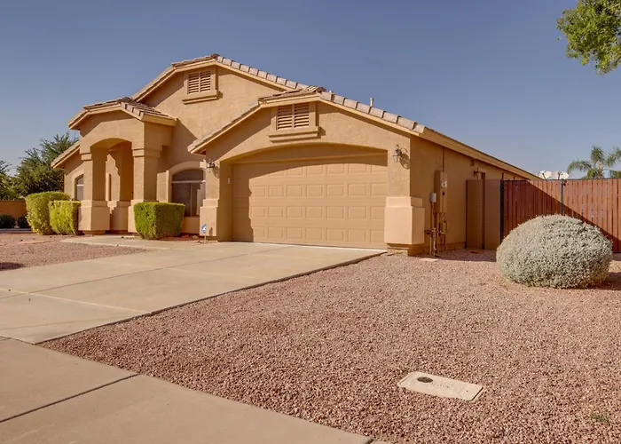 Near Hikes! Snowbird Escape W/ Pool In Gilbert Holiday home Queen Creek