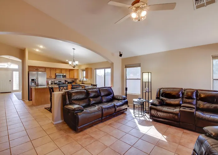 Near Hikes! Snowbird Escape W/ Pool In Gilbert *